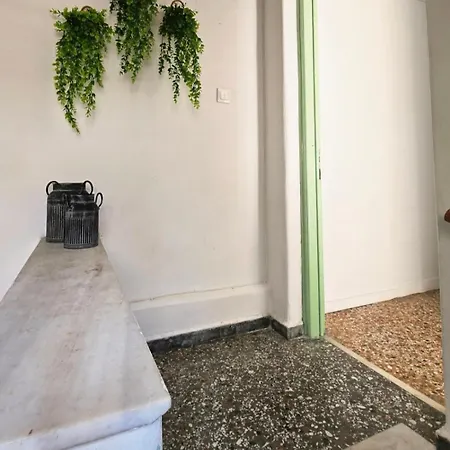 Saronic 1 Апартаменты *