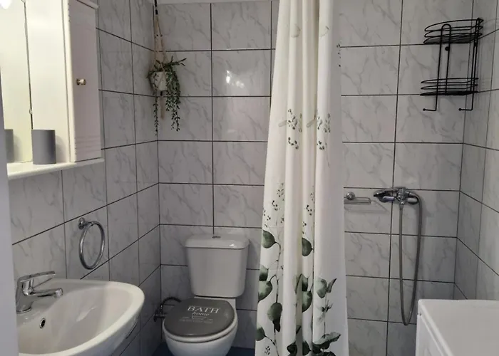 Saronic 1 Галатас