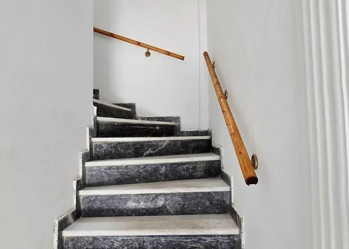 Saronic 1 Галатас